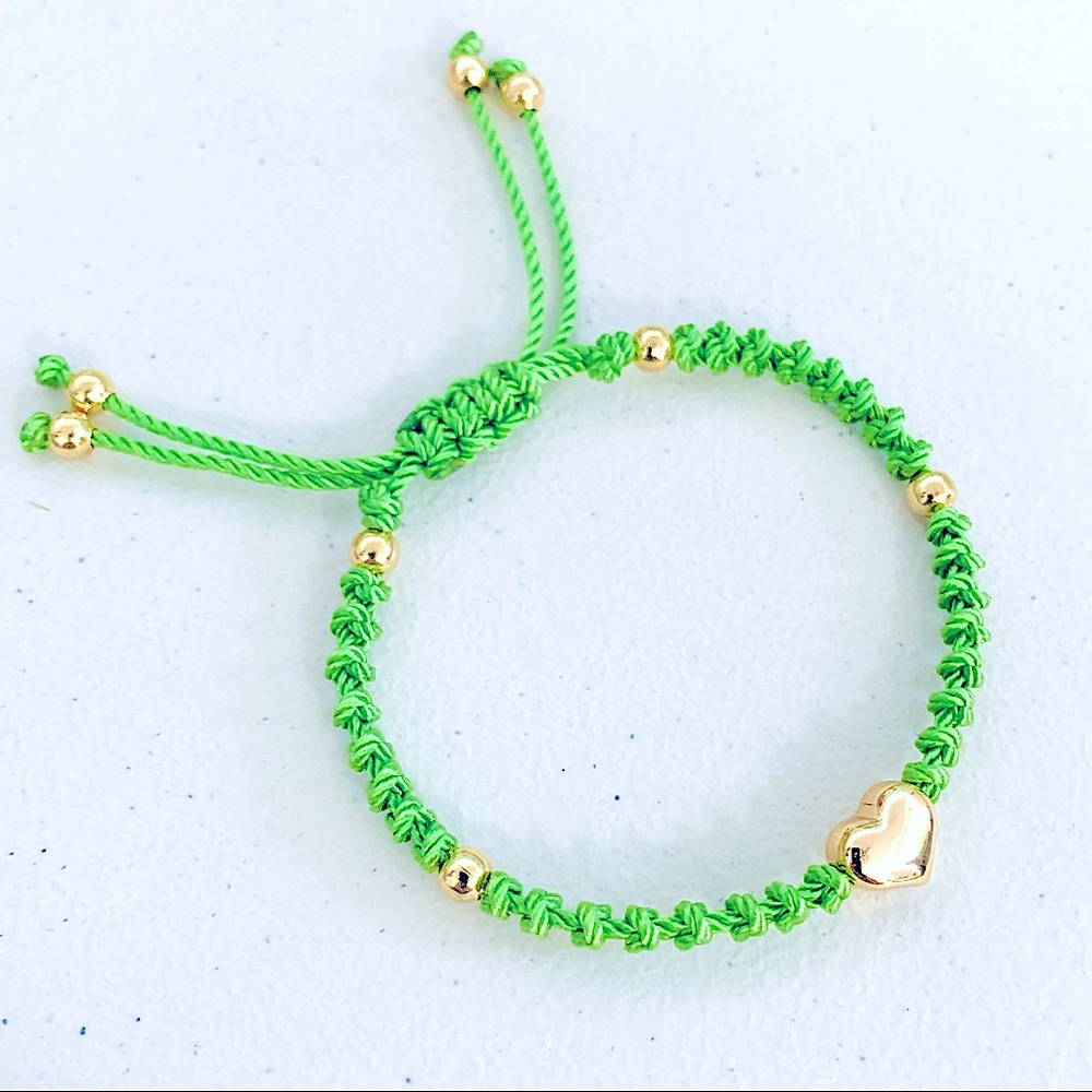 Stainless Steel Golden Puffed Heart Ajustable Macrame Bracelet Green